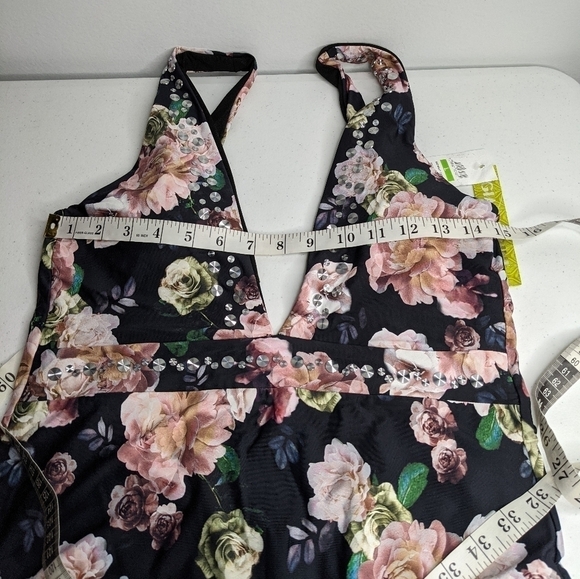 NWT Gianni Bini Midnight Garden PlungeOne-Piece Swimsuit - Picture 7 of 7